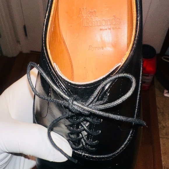 Allen Edmonds Byron Black Cap Toe Oxfords. - Picture 12 of 12